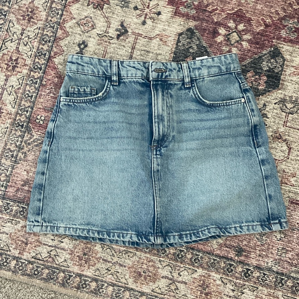 Mid wash Zara mini skirt, new with tags